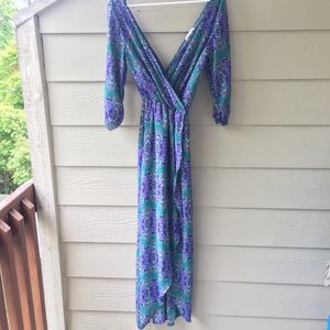 Deep V-neck summer dress with 3/4 sleeve